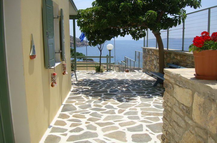 Studio 8